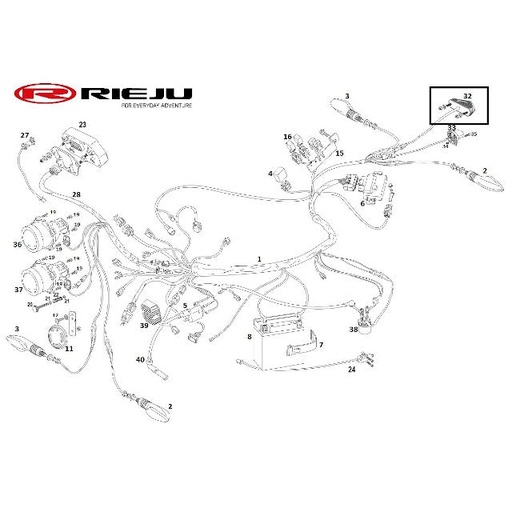 [0/000.150.9106] Piloto trasero completo Rieju MR 200-250-300 / MRT 50-125 / EC/GP 250-300